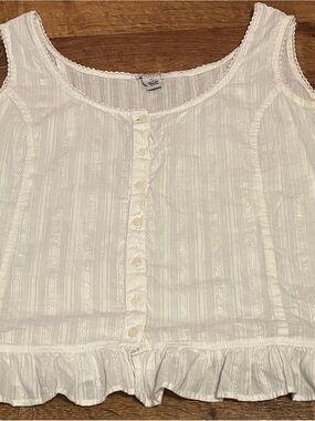 Cotton Express 100% cotton White Button-Front Ruffle Hem Tank. Fairy. Coquette.